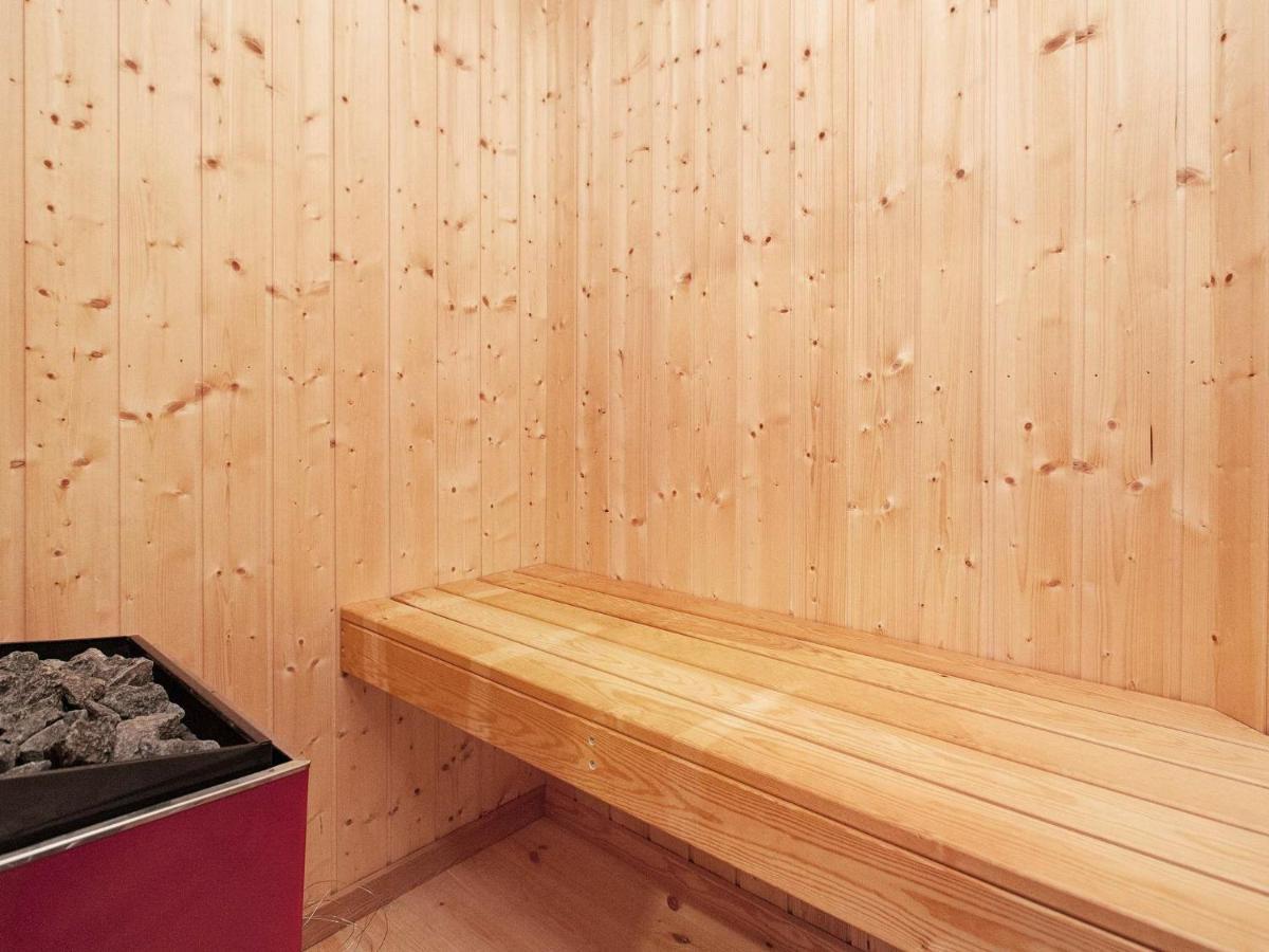 Three-Bedroom Holiday Home In Rodby 38 Kramnitse Exterior photo