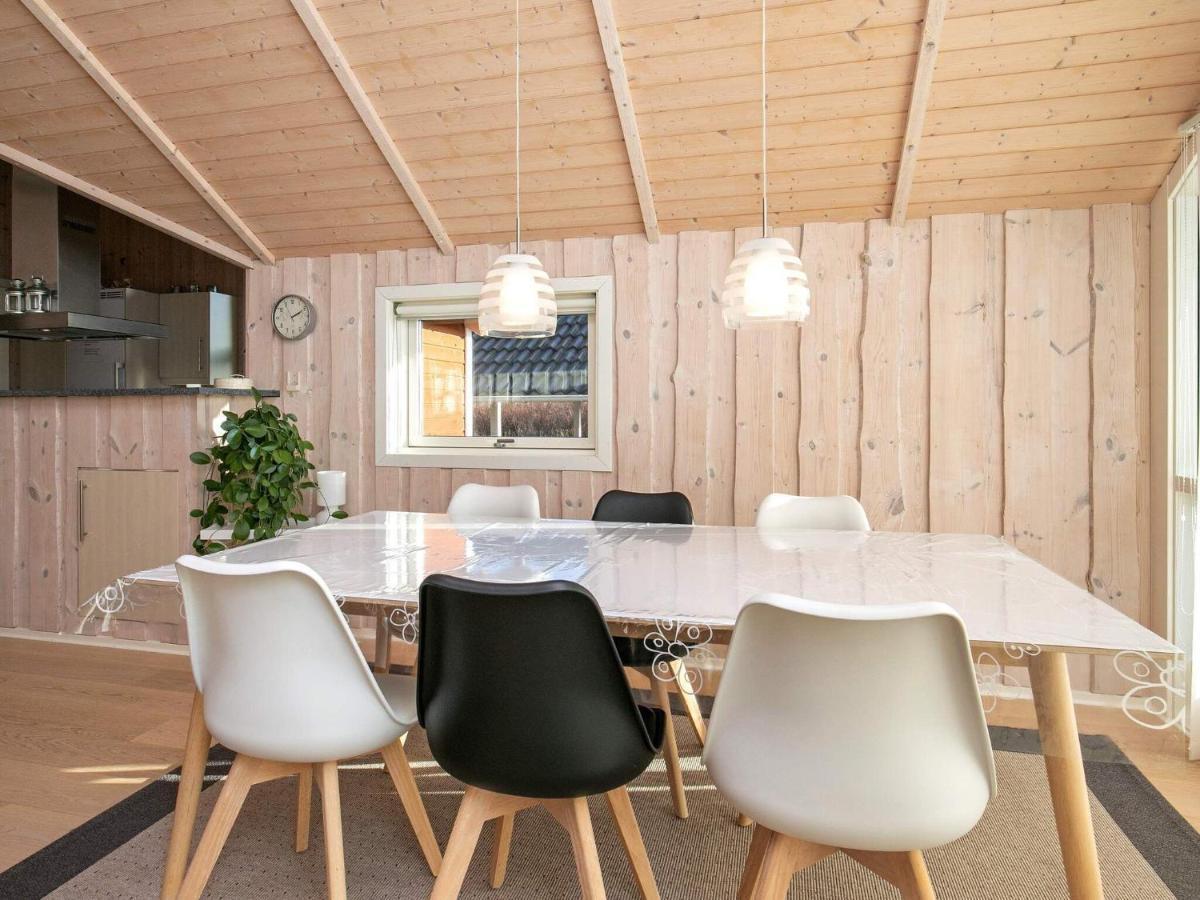 Three-Bedroom Holiday Home In Rodby 38 Kramnitse Exterior photo
