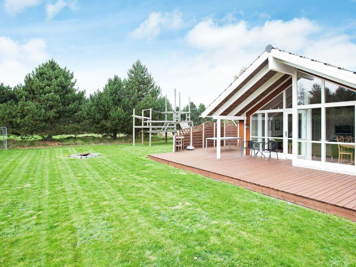Three-Bedroom Holiday Home In Rodby 38 Kramnitse Exterior photo