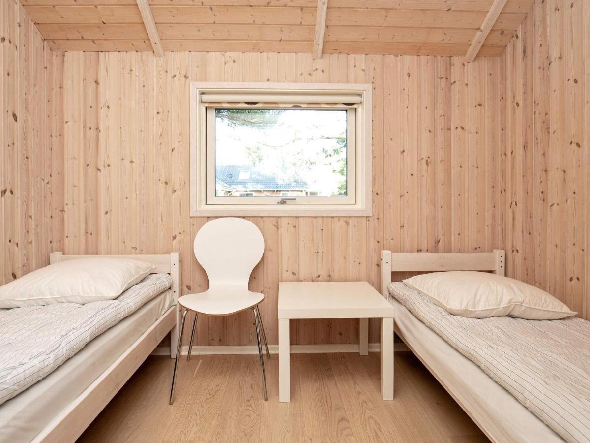 Three-Bedroom Holiday Home In Rodby 38 Kramnitse Exterior photo